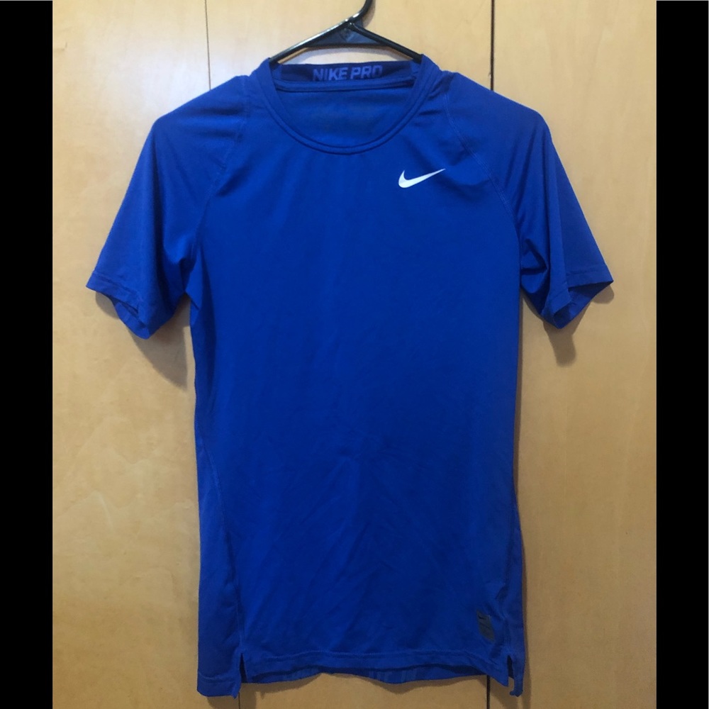 nike t-shirt